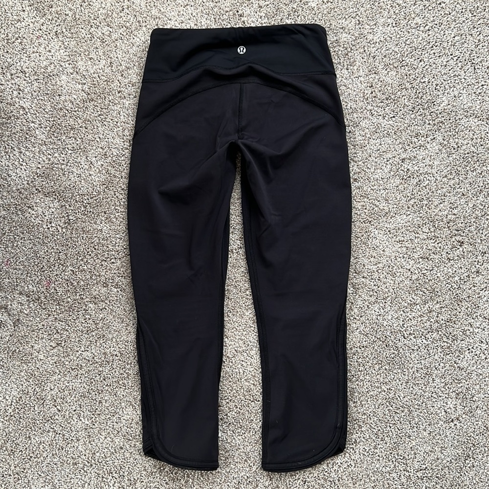 Lululemon capri pants size 2